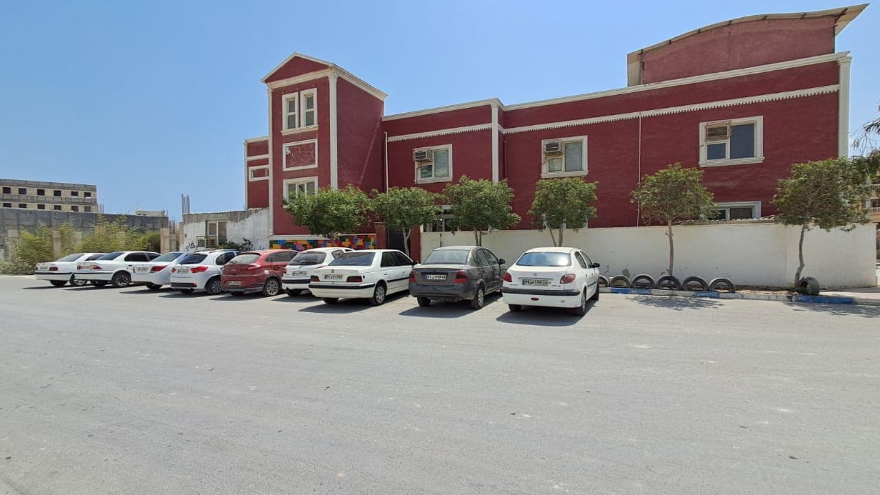 دبستان و پیش دبستان غیردولتی پسرانه سرای اندیشه قشم
