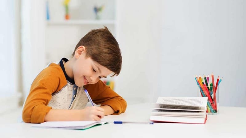 دبستان و پیشدبستان غیردولتی پسرانه سرای اندیشه قشم | بهترین مدرسه پسرانه در هرمزگان